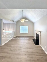 305 Renee Dawn Ct in Riverdale, GA - Foto de edificio - Building Photo