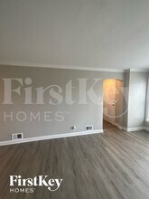 8912 S Sacramento Ave in Evergreen Park, IL - Building Photo - Building Photo