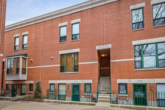 727 S Ashland Ave in Chicago, IL - Building Photo - Building Photo