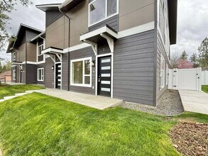 3925 E 32nd Ave in Spokane, WA - Building Photo - Building Photo