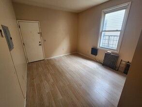 88 Elwood Ave, Unit 3rd Floor in Newark, NJ - Foto de edificio - Building Photo