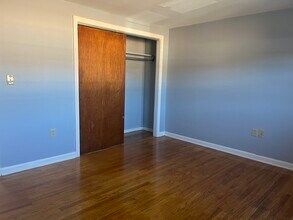 338 Park Ave, Unit B in East Hartford, CT - Building Photo - Building Photo