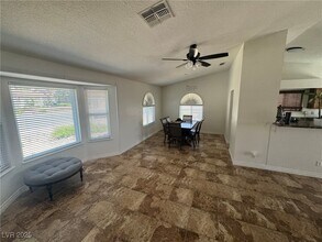 7980 Rye Canyon Dr in Las Vegas, NV - Foto de edificio - Building Photo