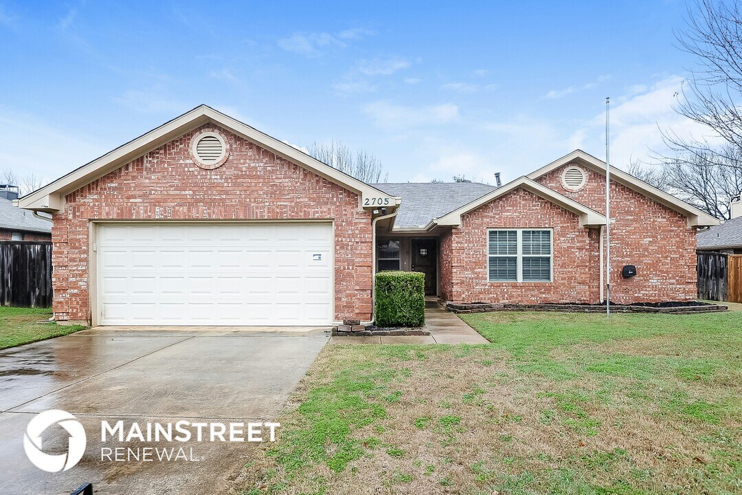 2705 Forestview Dr in Corinth, TX - Building Photo