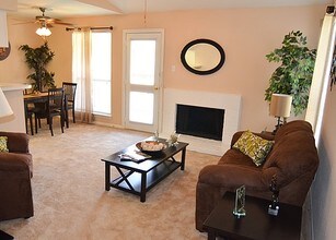 Woods on the Fairway in Atascocita, TX - Building Photo - Interior Photo