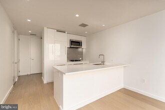 1110 23rd St NW, Unit PH12 in Washington, DC - Foto de edificio - Building Photo