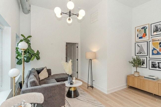 2256 N Sawyer Ave in Chicago, IL - Building Photo - Building Photo