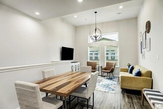 4906 Paradigm Ln in Spring, TX - Foto de edificio - Building Photo