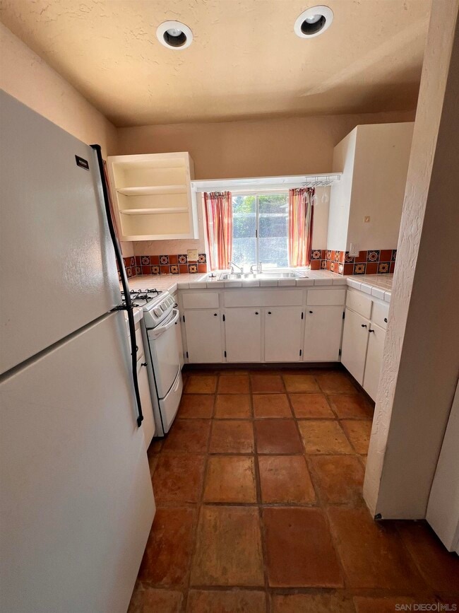 1225 E Buena Vista Dr in Palm Springs, CA - Building Photo - Building Photo
