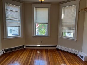 33 Shannon St, Unit 3 in Boston, MA - Foto de edificio - Building Photo