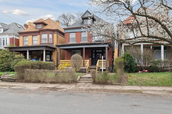 5715 Wellesley Ave in Pittsburgh, PA - Building Photo - Building Photo