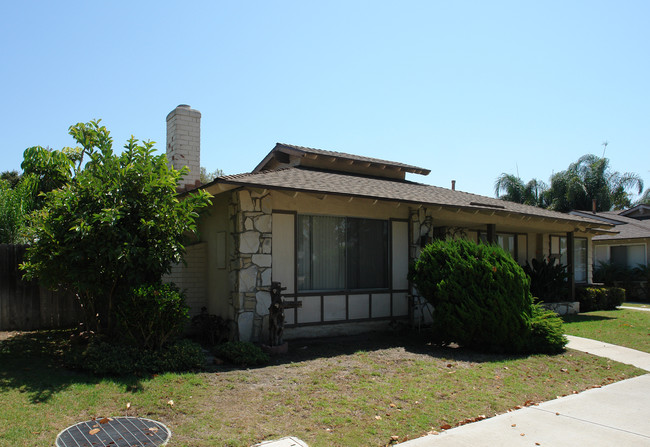 15722 Graham St in Huntington Beach, CA - Building Photo - Building Photo