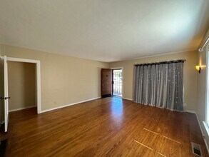 226 W H St in Benicia, CA - Foto de edificio - Building Photo