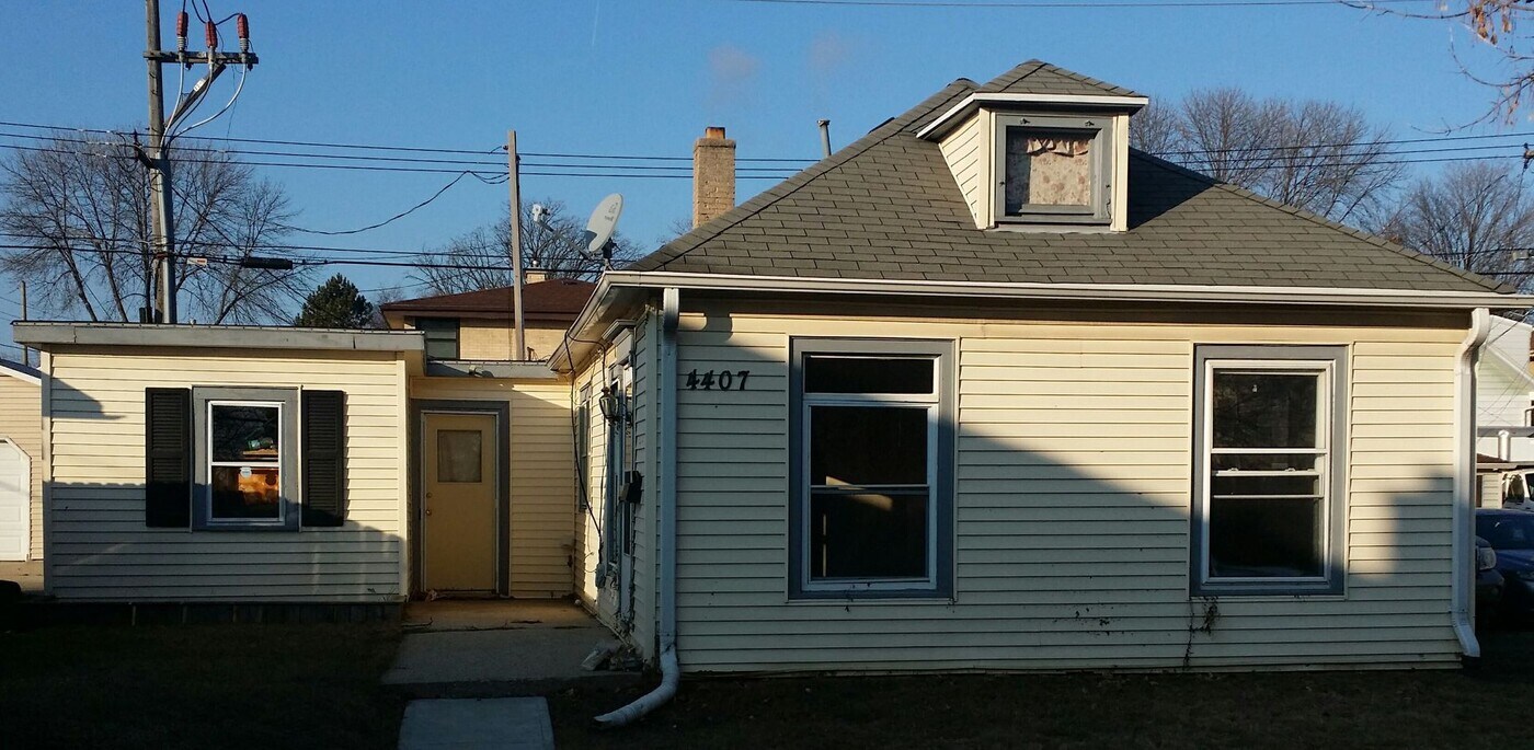 4407 N 62nd St in Milwaukee, WI - Building Photo