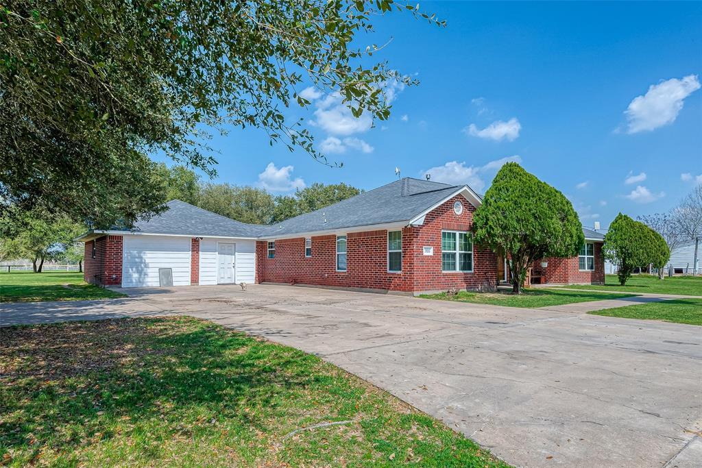 31616 Shiloh Rd in Waller, TX - Building Photo