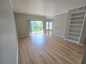 6000-4 Shepherd Mountain Cove in Austin, TX - Building Photo