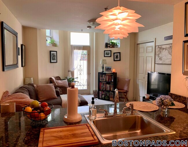 28 Queensberry St