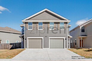 13827 Enzo Gate in San Antonio, TX - Building Photo