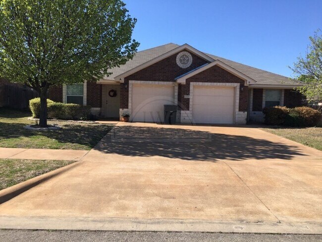 property at 1905 Charleston Ct