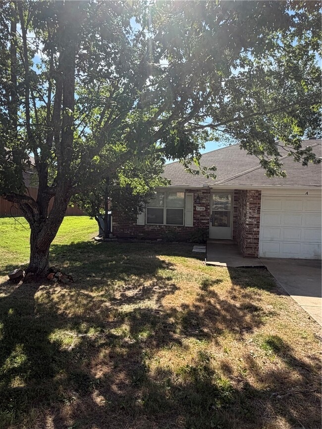 property at 2105 Oakwood Ave