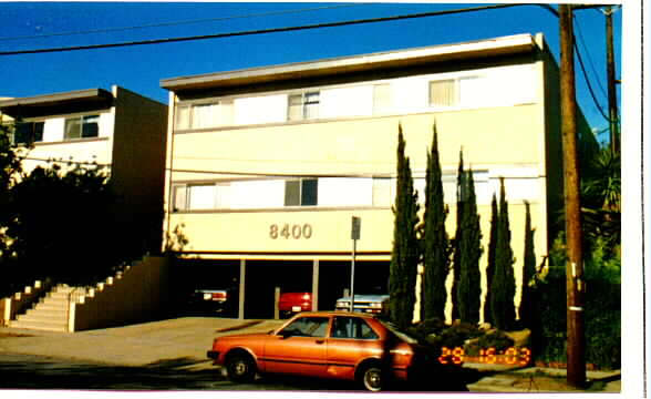 8400 Gulana Ave in Playa Del Rey, CA - Building Photo