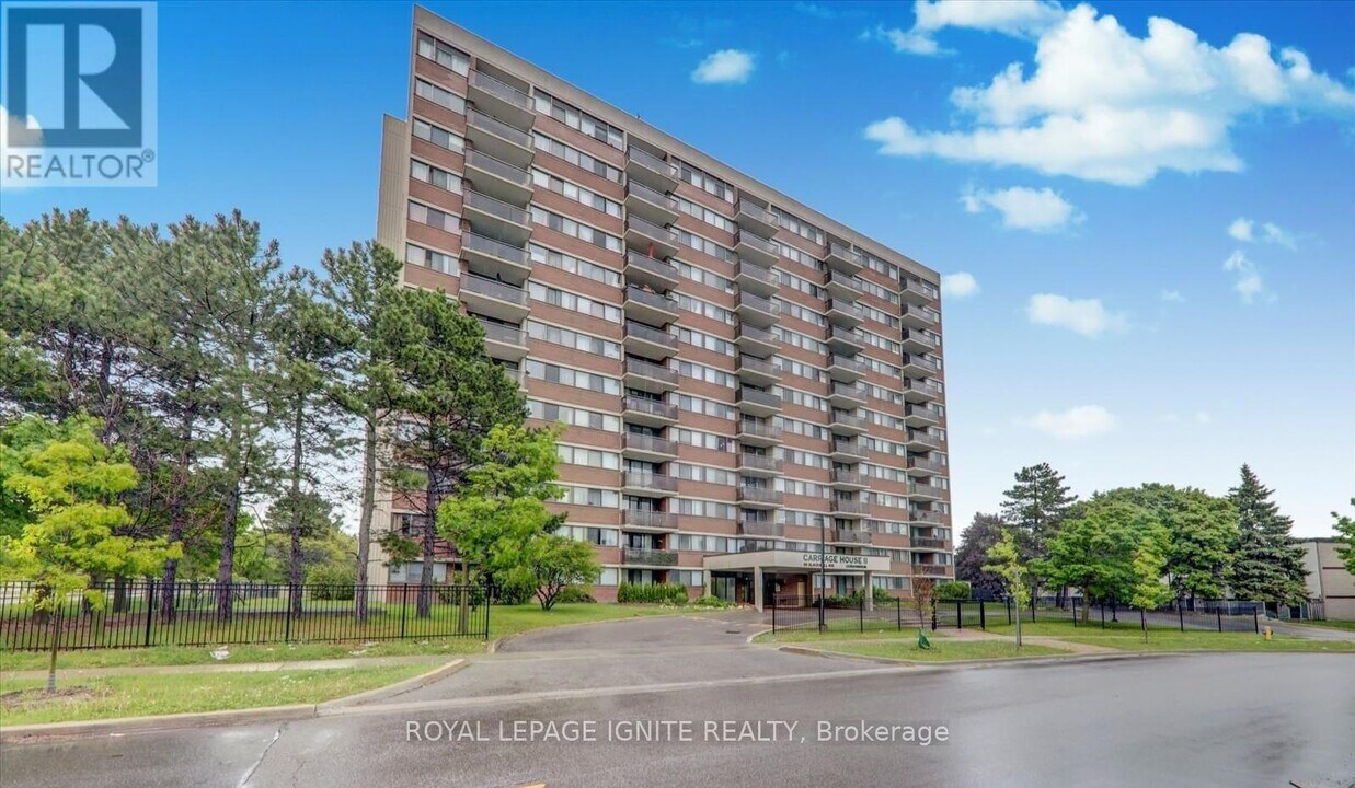 99 Blackwell Ave in Toronto, ON - Building Photo