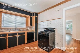 856 Lake Michigan Dr NW in Grand Rapids, MI - Building Photo - Building Photo