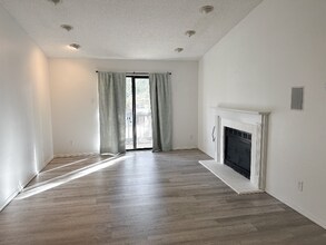 6040 Grelot Rd in Mobile, AL - Foto de edificio - Building Photo