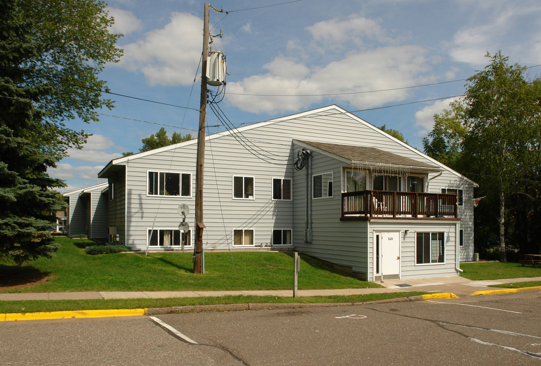 521 River St in Taylors Falls, MN - Foto de edificio