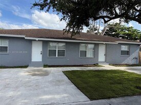 12040 SW 214th Ter in Miami, FL - Building Photo