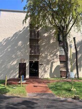 14501 N Kendall Dr, Unit 408H in Miami, FL - Building Photo - Building Photo