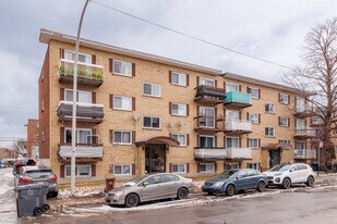 515 De Royan Rue in Laval, QC - Building Photo