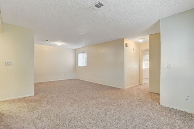 6750 Del Rey Ave in Las Vegas, NV - Building Photo - Building Photo