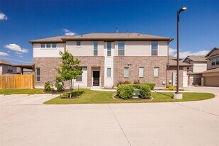 2500 Forest Creek Dr in Round Rock, TX - Building Photo