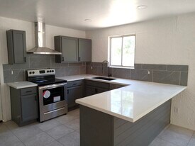 2520 W Vista Ave, Unit #D in Phoenix, AZ - Building Photo