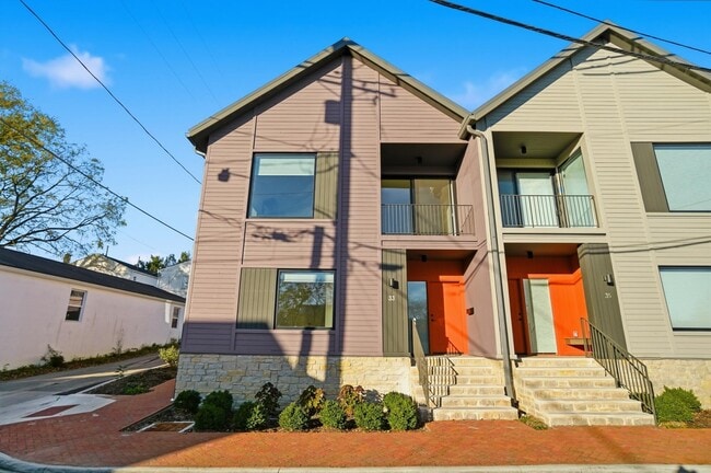 property at 33 N Blacksmith Ln