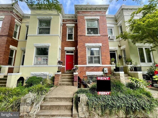 property at 1829 Ontario Pl NW