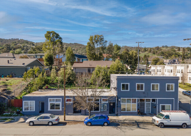 330 Buckley St in Martinez, CA - Building Photo - Building Photo