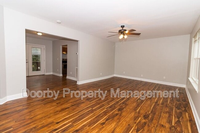 property at 1712 Tunnel Blvd