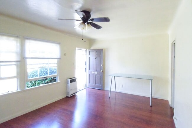 807 W. 30th St. in Los Angeles, CA - Building Photo - Building Photo