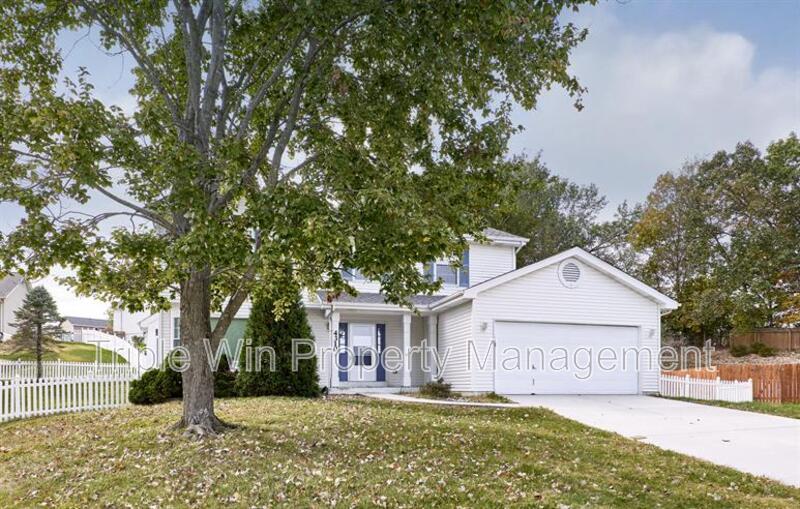 4310 Castle Rock Ct in St. Charles, MO - Building Photo