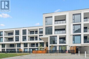 200 Keewatin Ave in Toronto, ON - Building Photo