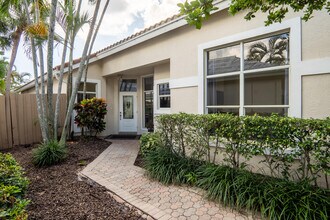 6670 NW 27th Ave in Boca Raton, FL - Foto de edificio - Building Photo