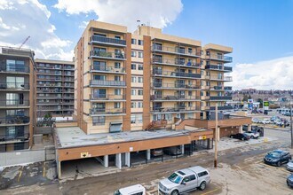 The Ravenwood in Calgary, AB - Building Photo - Building Photo