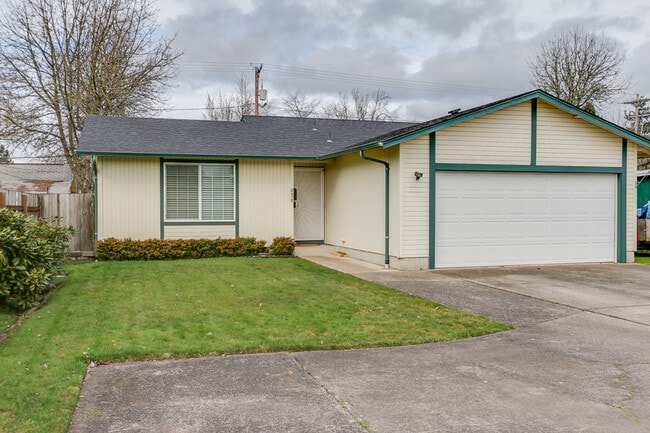 838 Centennial Blvd in Springfield, OR - Building Photo - Building Photo