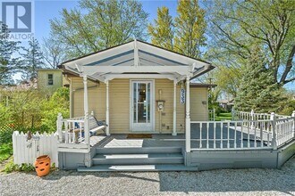 933 Twin Gables Dr in Essex, ON - Building Photo - Building Photo