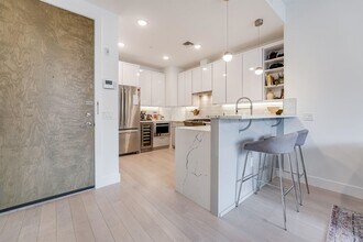 332 Newark Ave in Jersey City, NJ - Building Photo - Building Photo