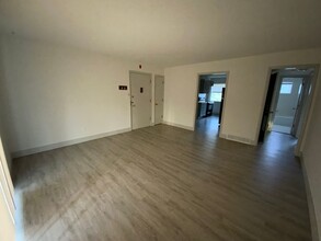 Library Place Apartments in Columbia, MO - Building Photo - Interior Photo