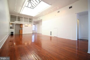 1722 Spruce St in Philadelphia, PA - Building Photo