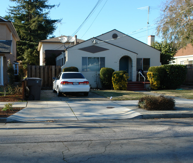 736 Mountain View Ave in Mountain View, CA - Building Photo - Building Photo